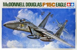 61029 McDONNELL DOUGLAS F-15C EAGLE с 1 фигур.